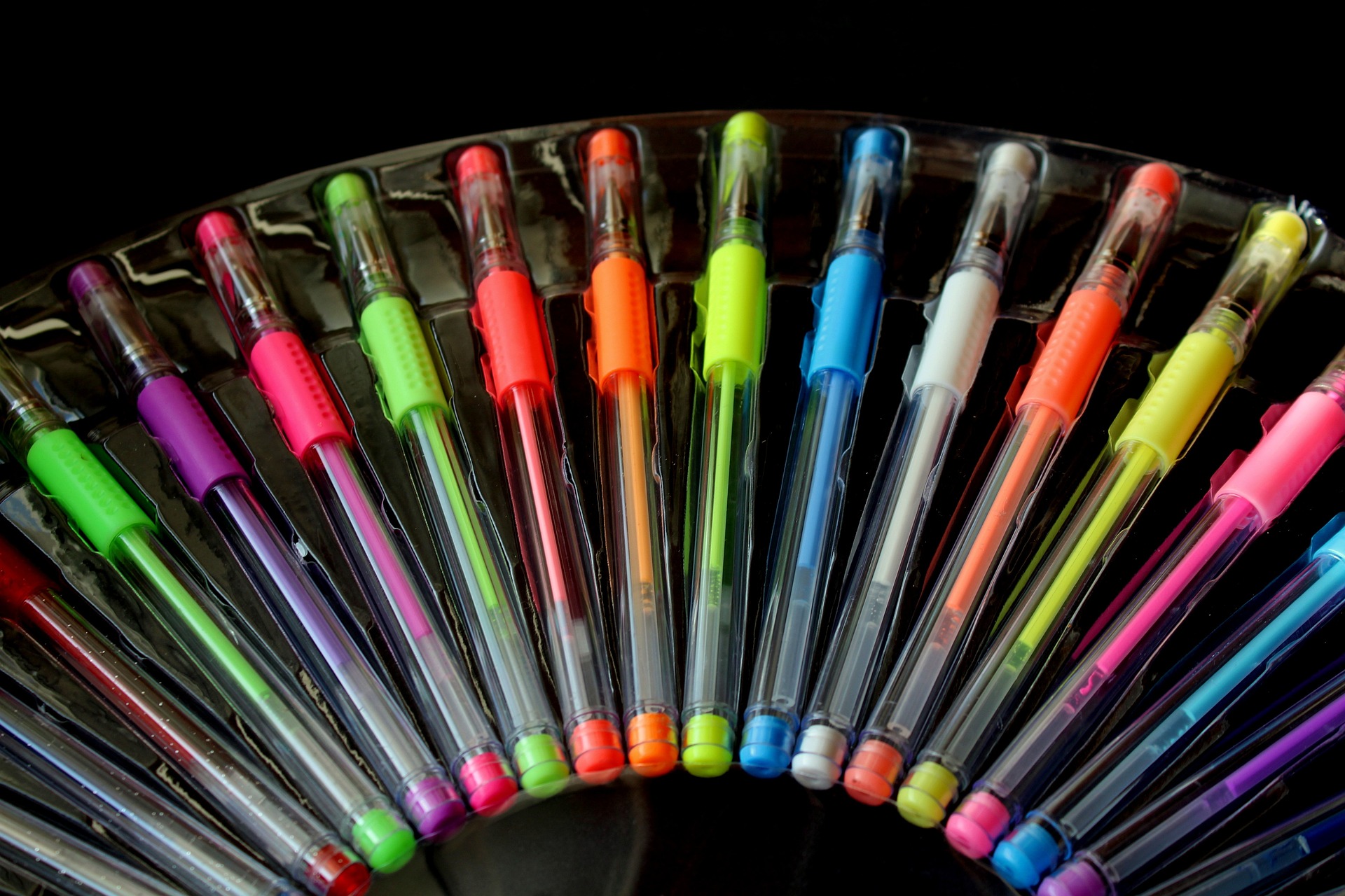 Długopisy żelowe perfekcja w pisaniu i kolorze